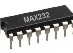 MAX232 IC